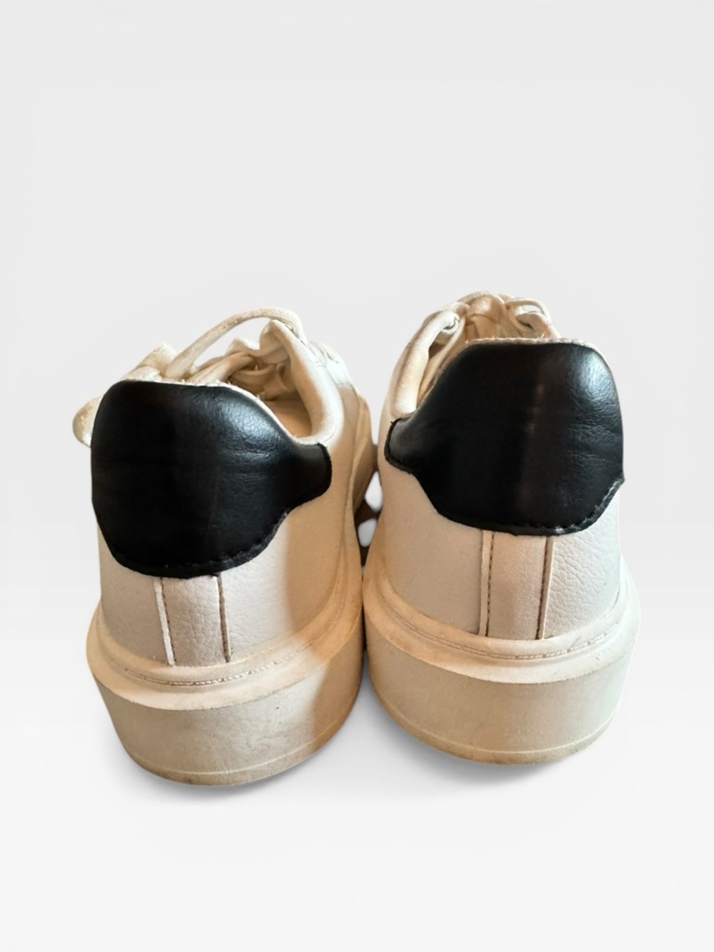 Steve Madden Catcher White Platform Lace up Sneaker  Black Heel Accent Sz 7.5 - Picture 7 of 10